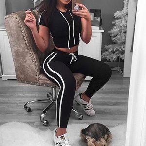 Tennis courts set 🖤